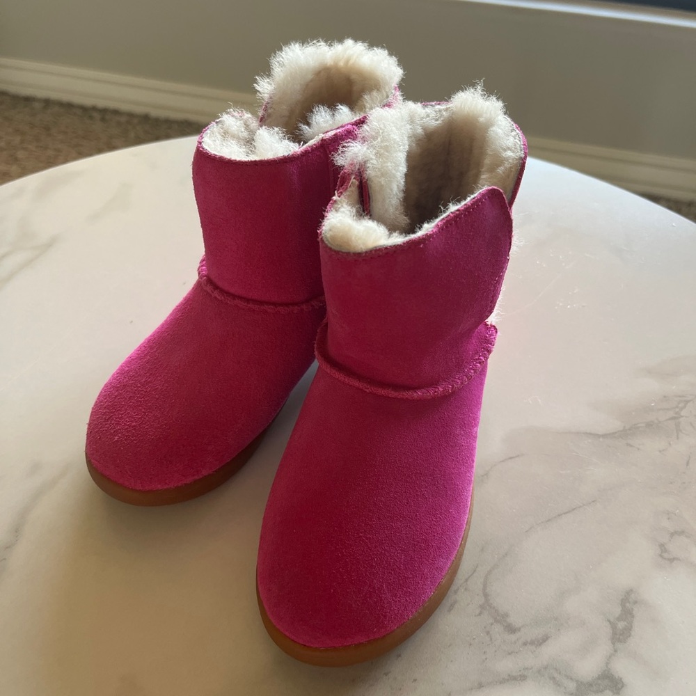 NWOT UGG Fuchsia Kids Boots with Cream Lining